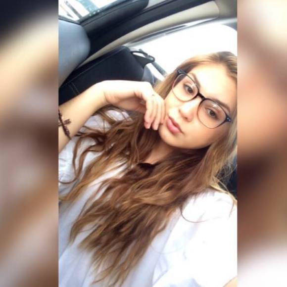 Meet your Posher, Kayla - Picture 1 of 1